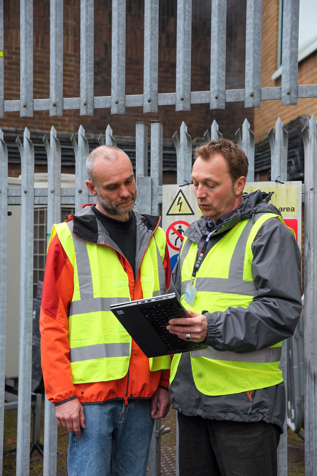 2 men conducting an ESOS energy audit